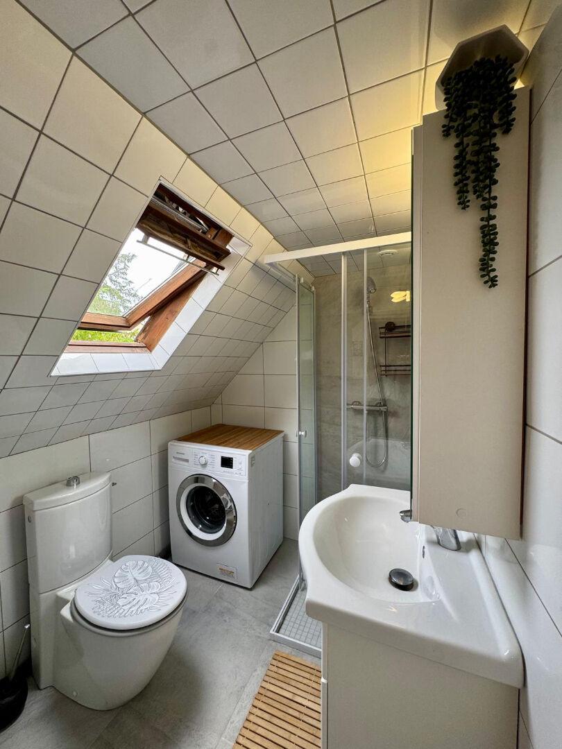 CHARTRES - dernier étage - beau 2 pièces meublé