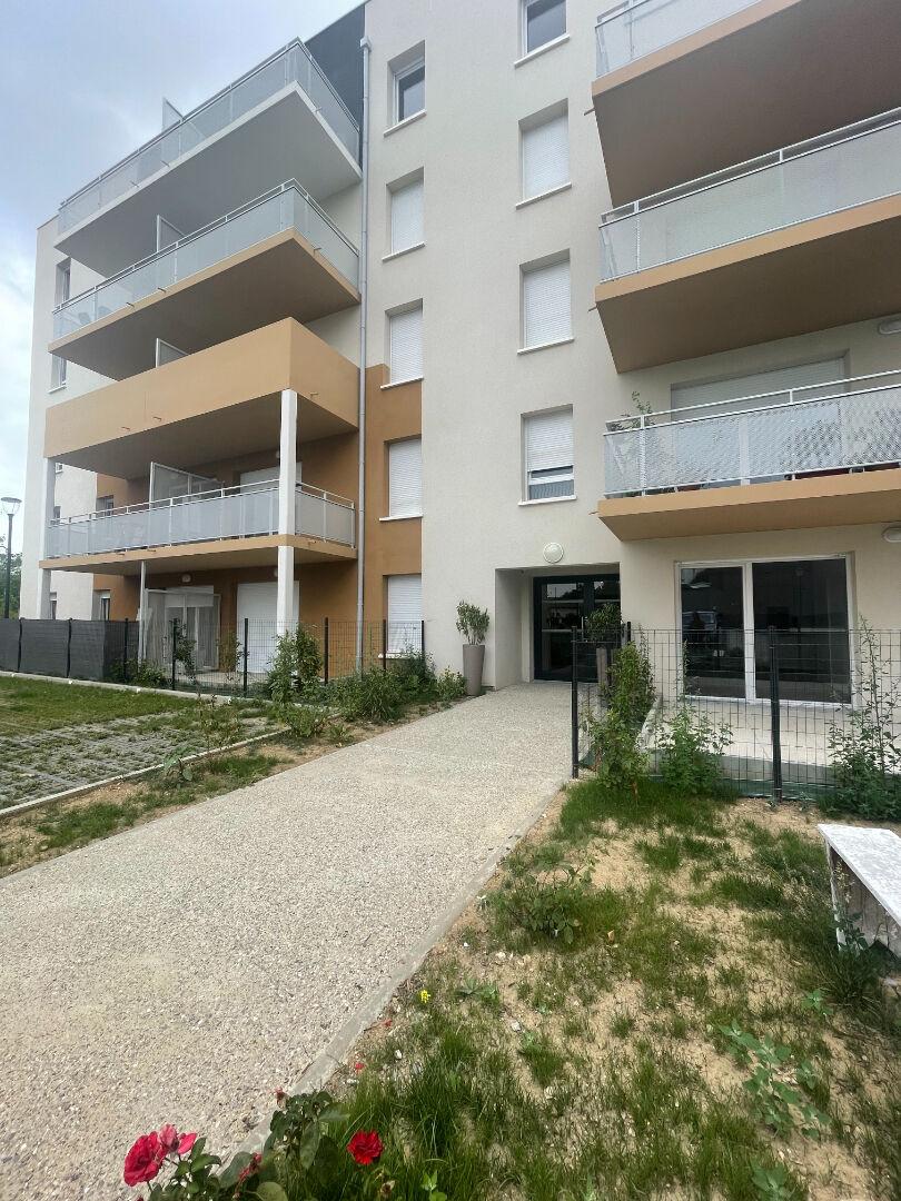 Lucé - T2 avec balcon et parking dans résidence récente