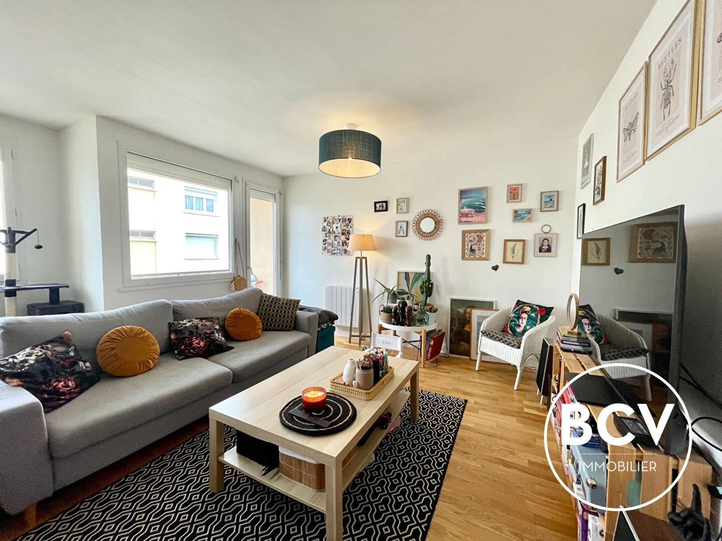 Chartres proche cinéma - beau T3 avec box