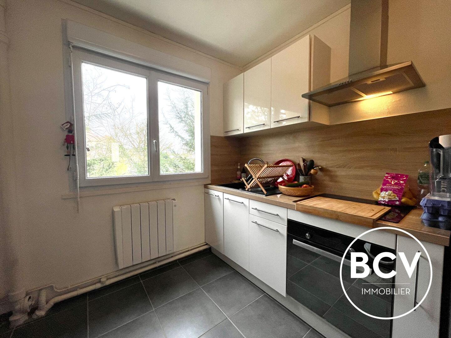 Chartres proche cinéma - beau T3 avec box