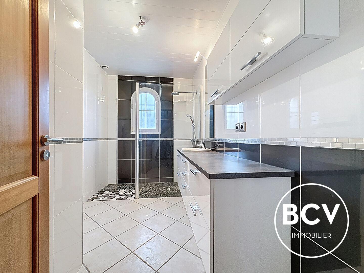 MAISON T6 SUR SOUS-SOL TOTAL - CHAMPHOL