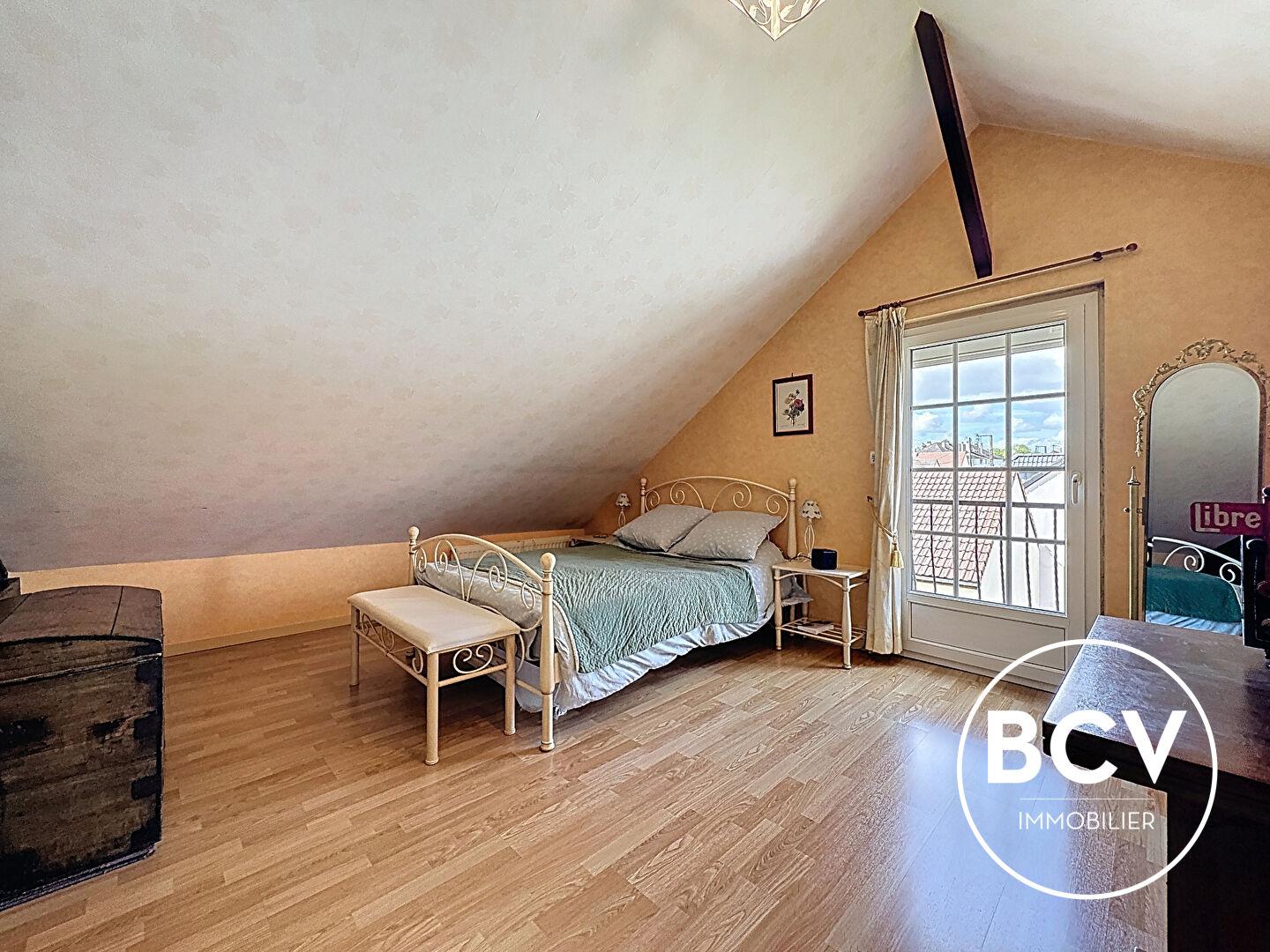 Maison Chartres proche gare - 4 chambres avec double-garage