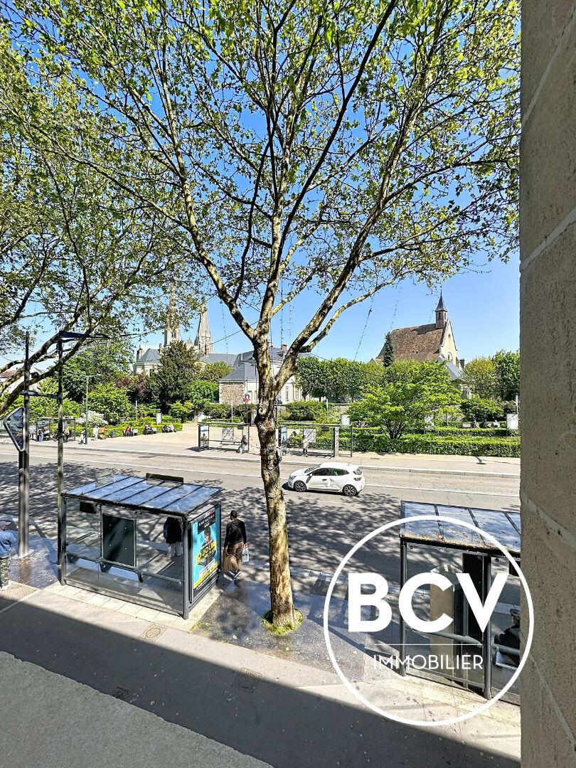 CHARTRES - place des Epars - beau 3 pièces neuf