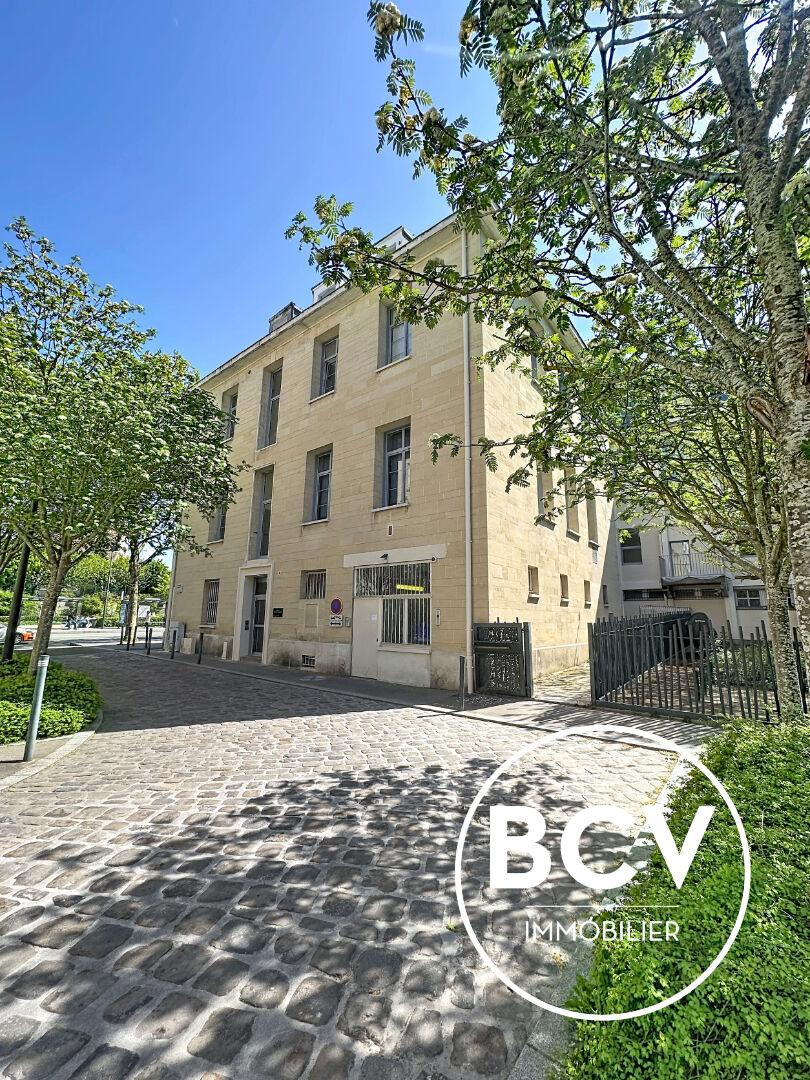 CHARTRES - place des Epars - beau 3 pièces neuf