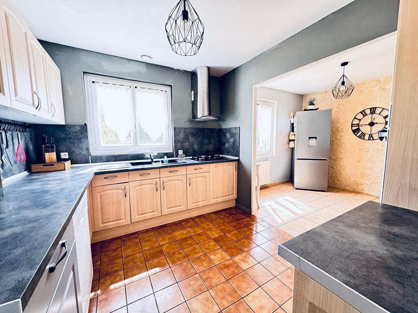 Maison St Prest 5 pièce(s) 126 m2