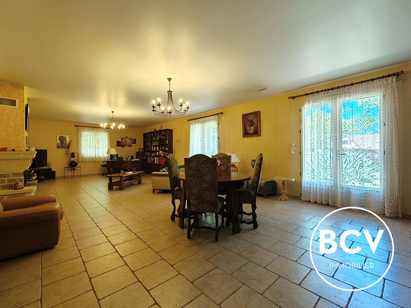 Maison T5 au calme avec grand terrain arboré - Proche Maintenon / Chartres