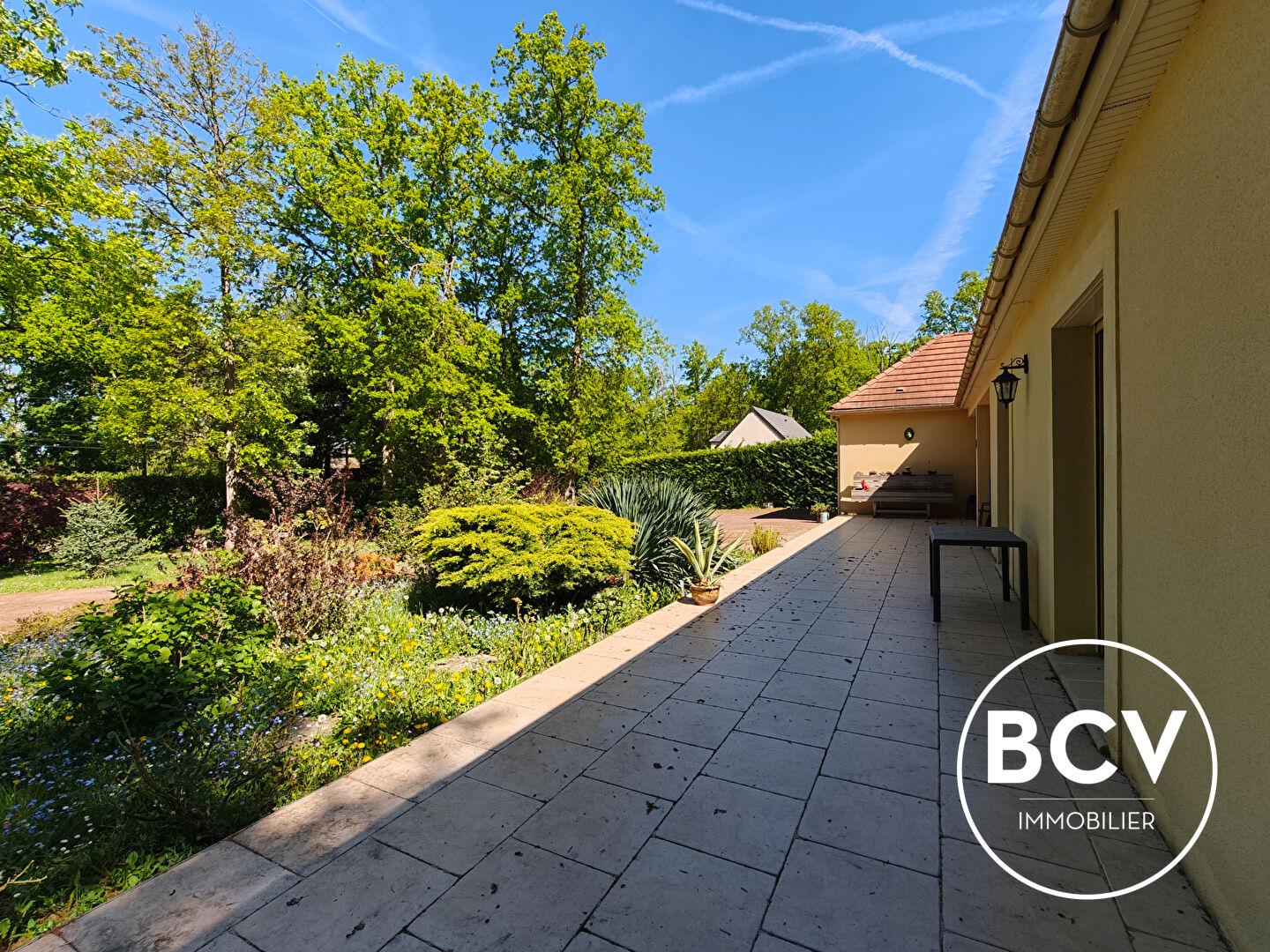 Maison T5 au calme avec grand terrain arboré - Proche Maintenon / Chartres