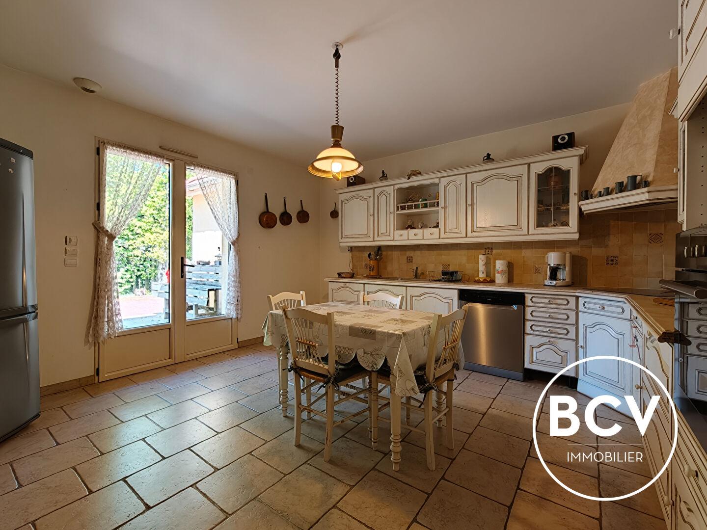 Maison T5 au calme avec grand terrain arboré - Proche Maintenon / Chartres