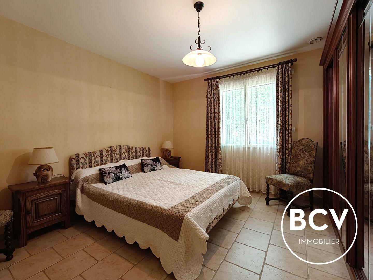 Maison T5 au calme avec grand terrain arboré - Proche Maintenon / Chartres