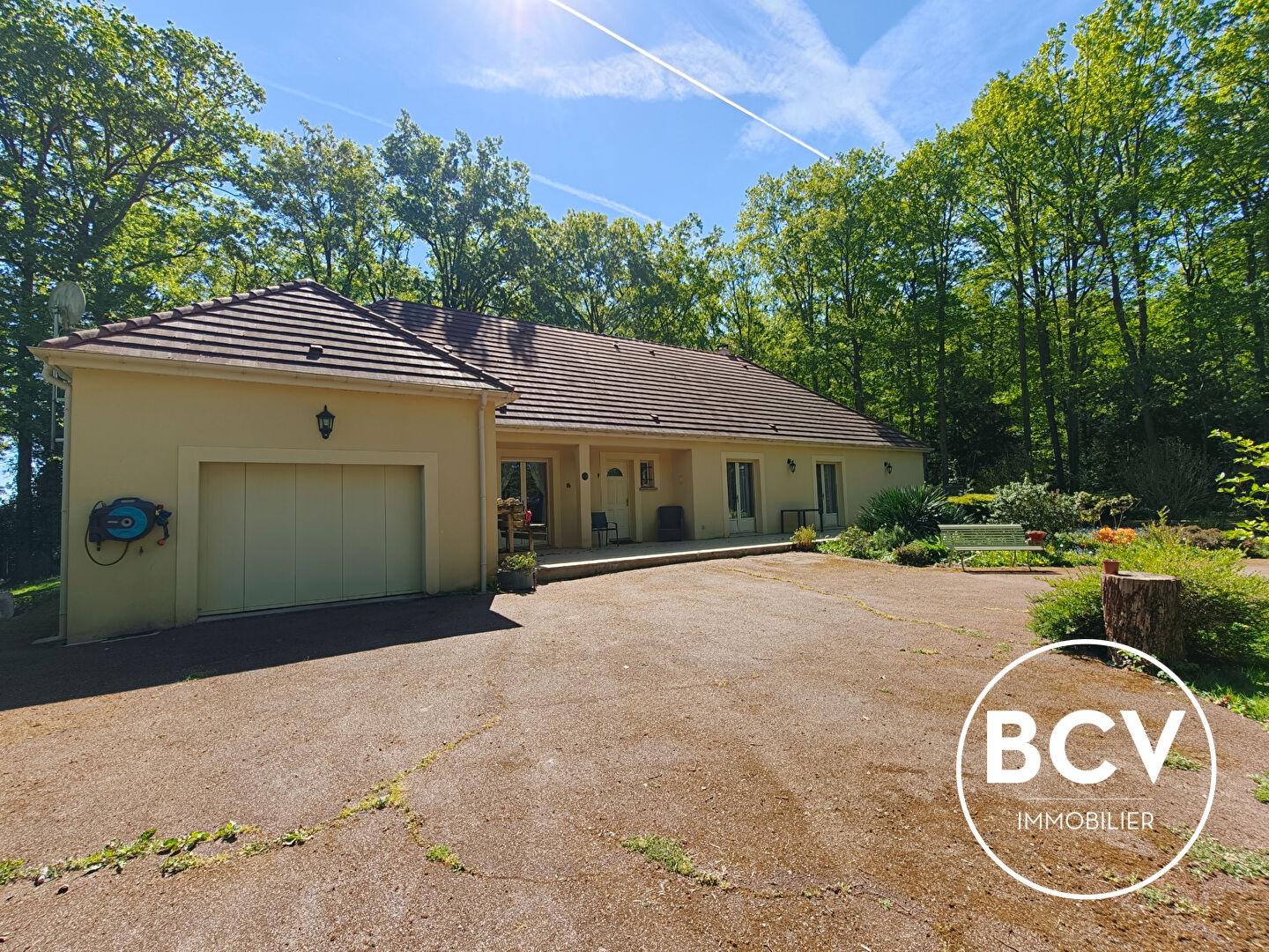 Maison T5 au calme avec grand terrain arboré - Proche Maintenon / Chartres