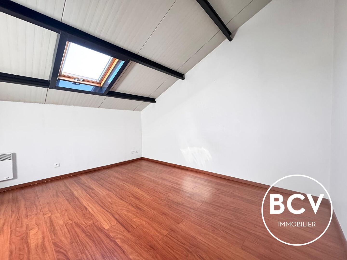 LOFT 5 pièces 107 m2 Luisant