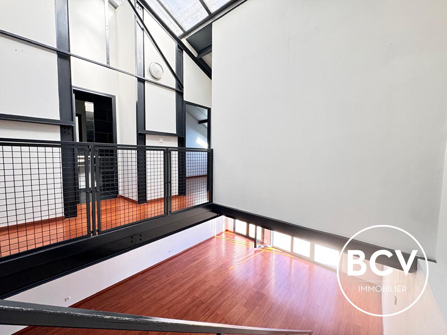 LOFT 5 pièces 107 m2 Luisant