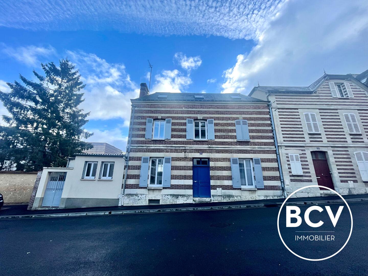 Chartres Courtille - maison de ville meublée avec 4 chambres