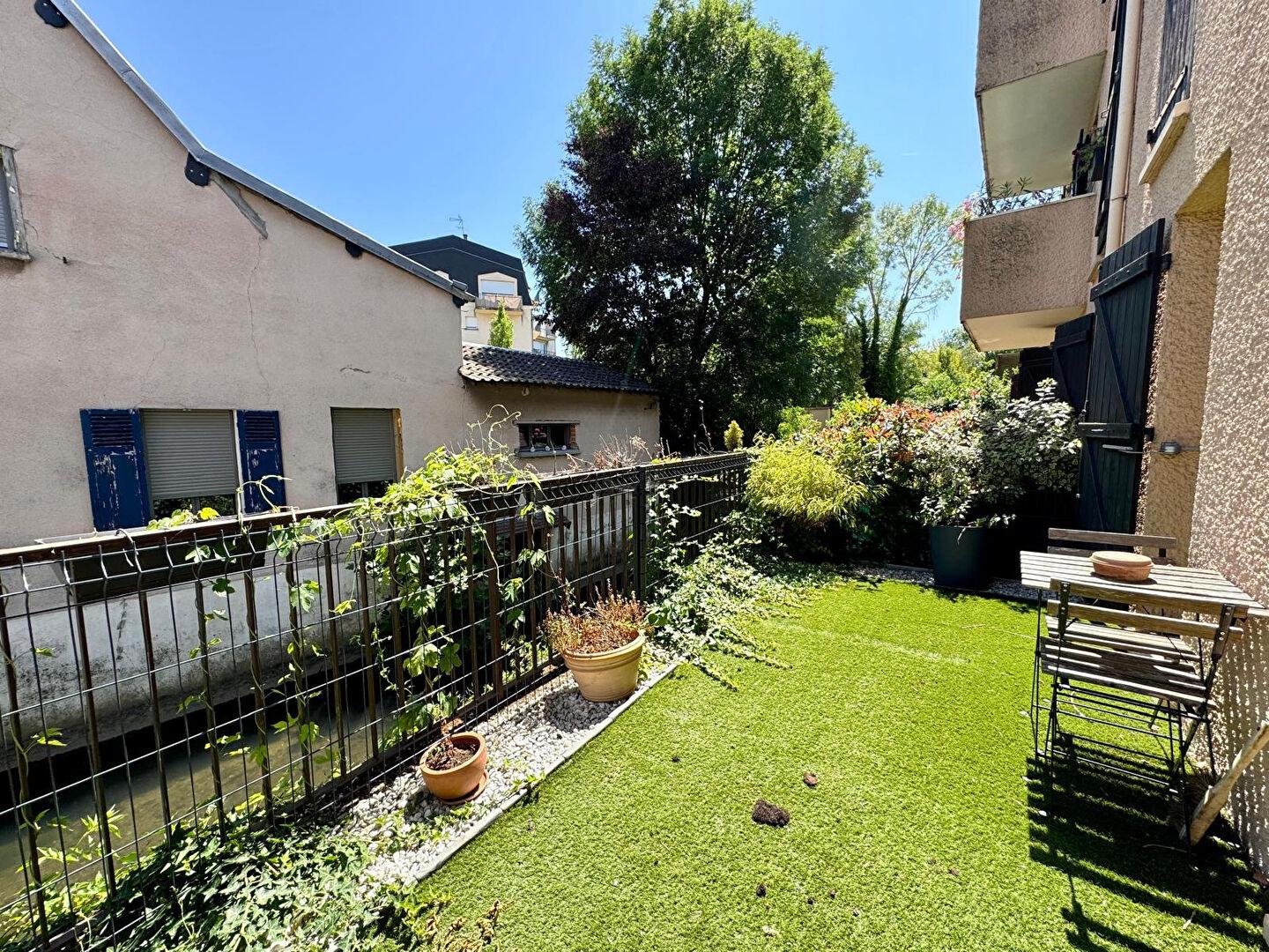 CHARTRES - Faubourg Guillaume - Appartement loué meublé avec terrasse et parking