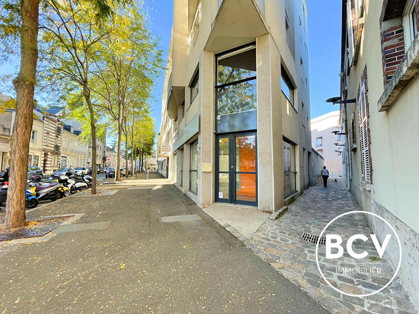 Local commercial - place des Epars