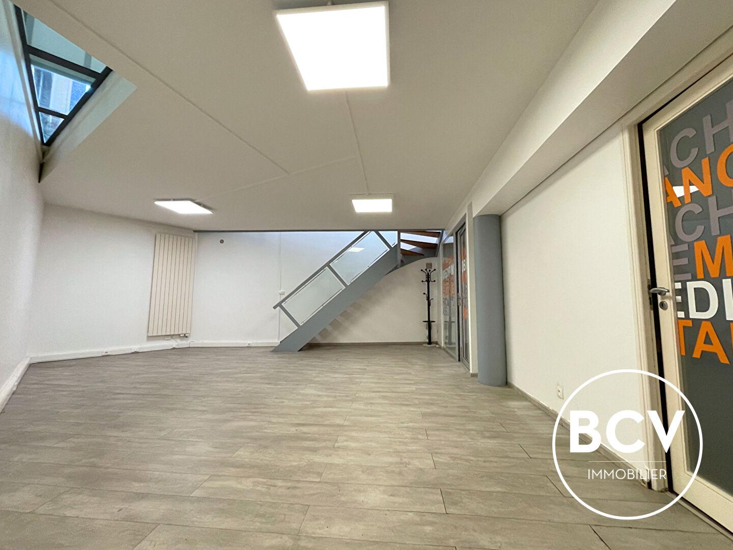 Local commercial - place des Epars