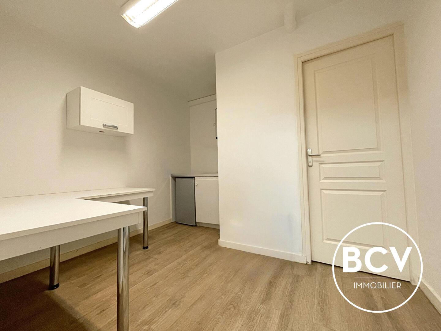 Local commercial - place des Epars