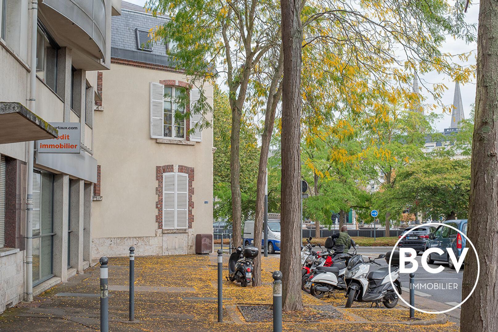 Local commercial - place des Epars
