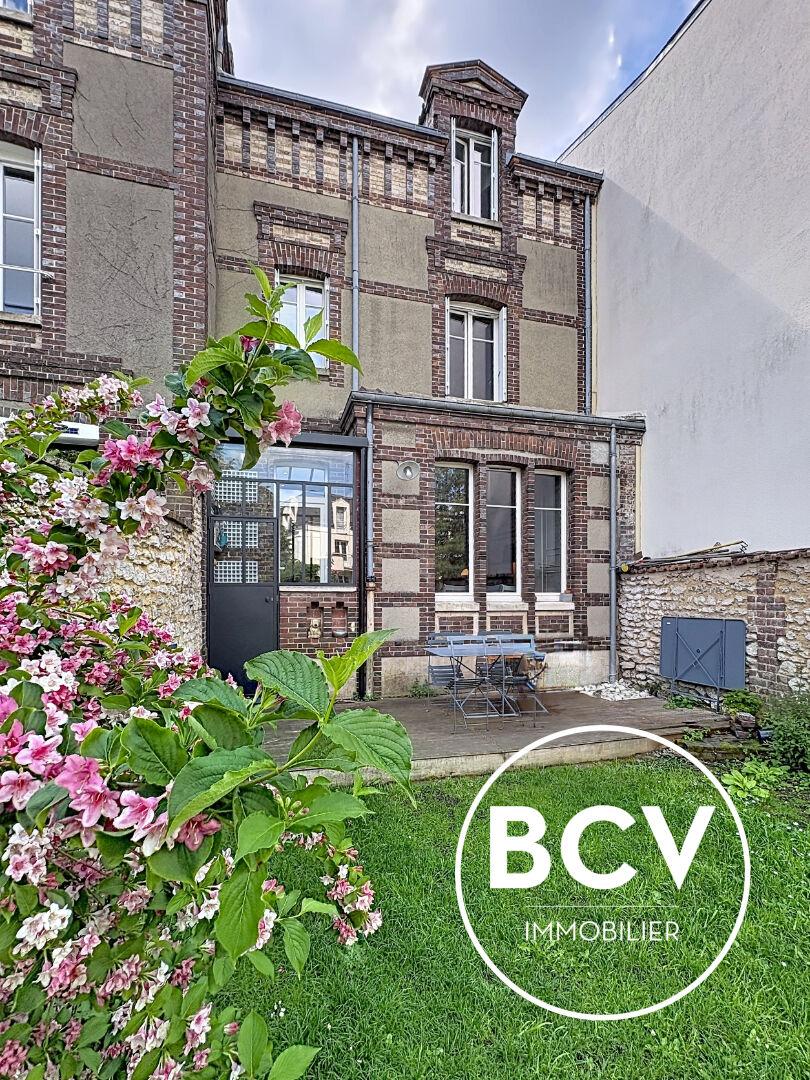 Maison bourgeoise centre ville de Chartres 135 m2