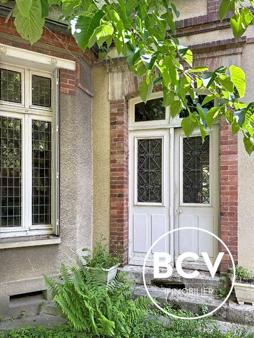 Maison de caractère et dépendances d'environ 320 m²