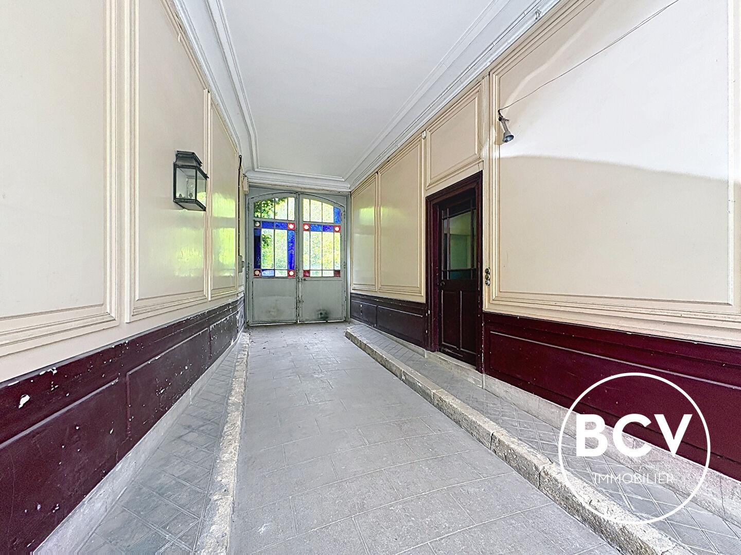 Maison de caractère et dépendances d'environ 320 m²