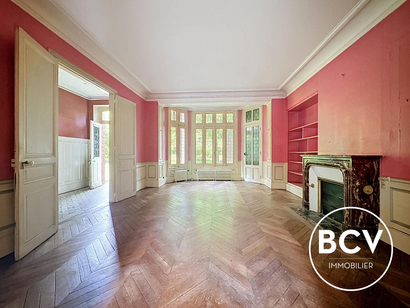 Maison de caractère et dépendances d'environ 320 m²