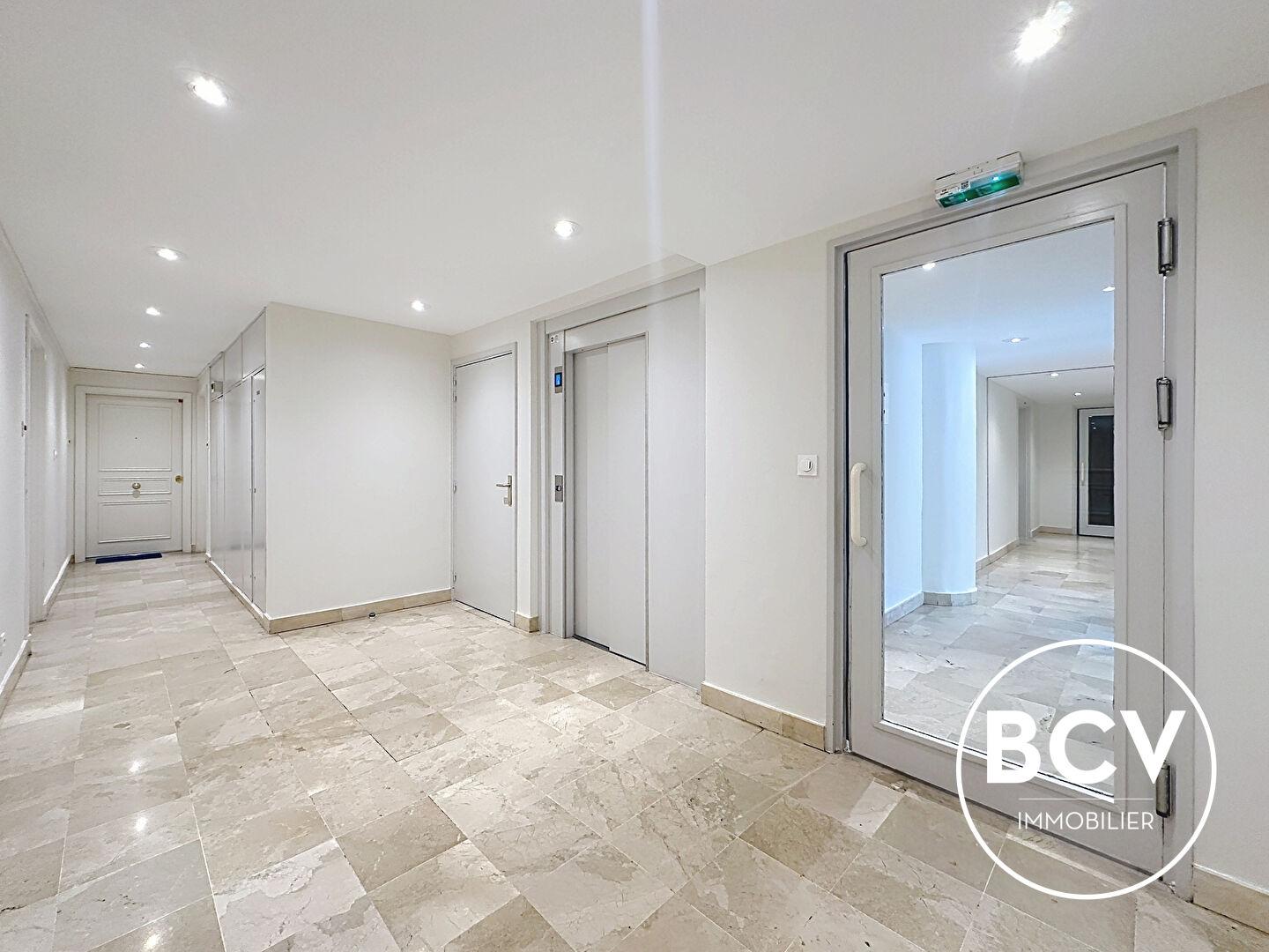 Studio avec place de parking privative