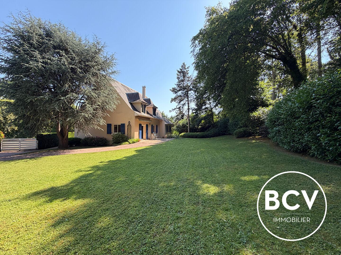 Maison Luisant T7 de 221 m2 Proche bords de l'Eure