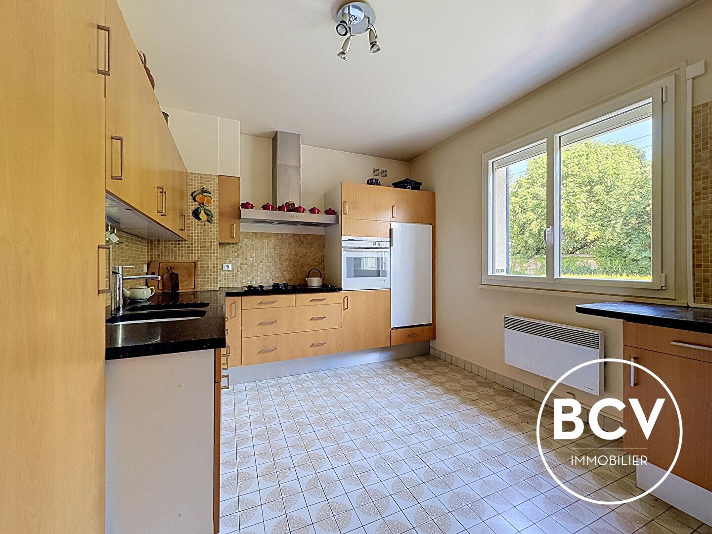 Maison Luisant T7 de 221 m2 Proche bords de l'Eure