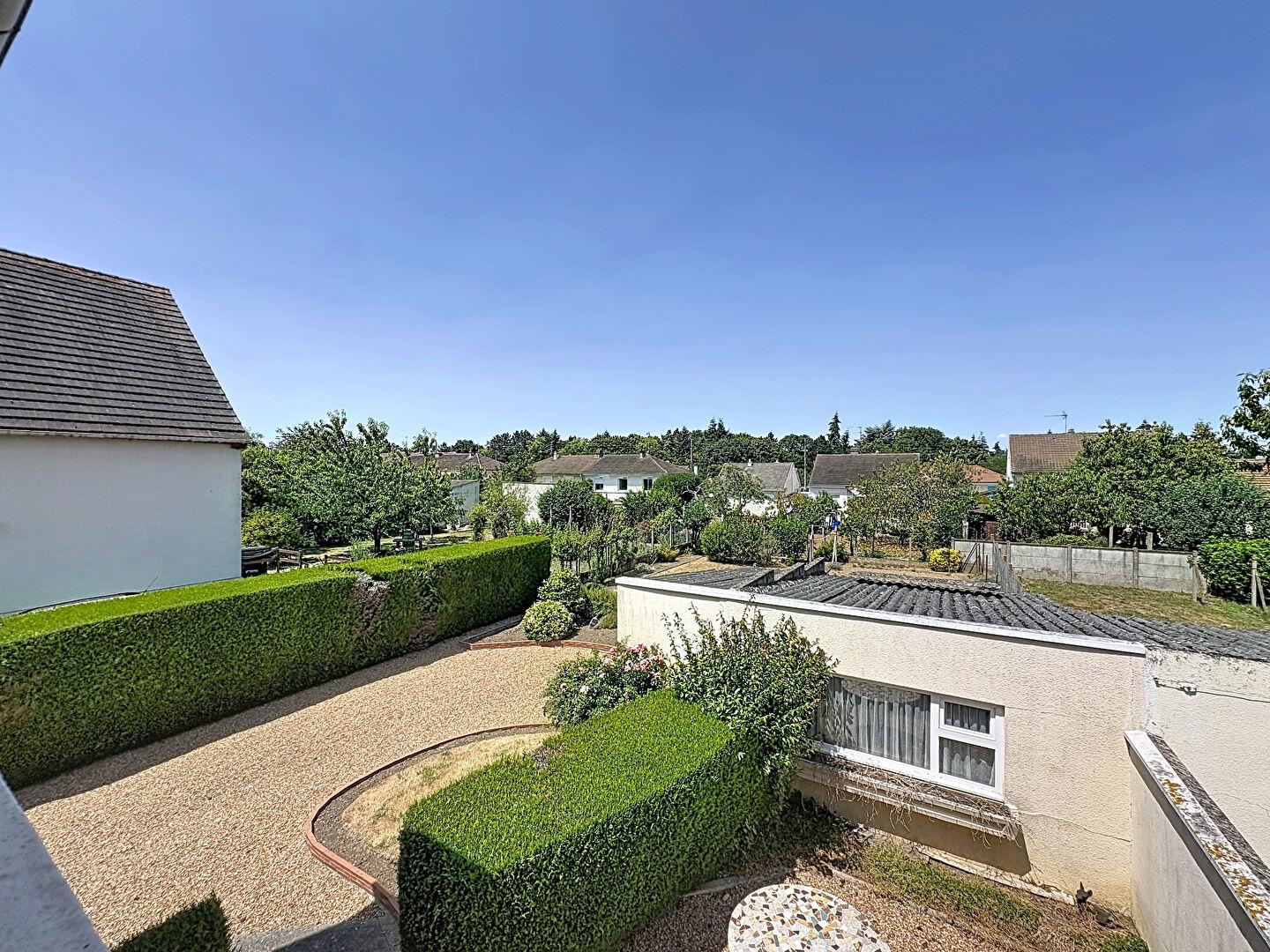 Maison T4  avec grand garage