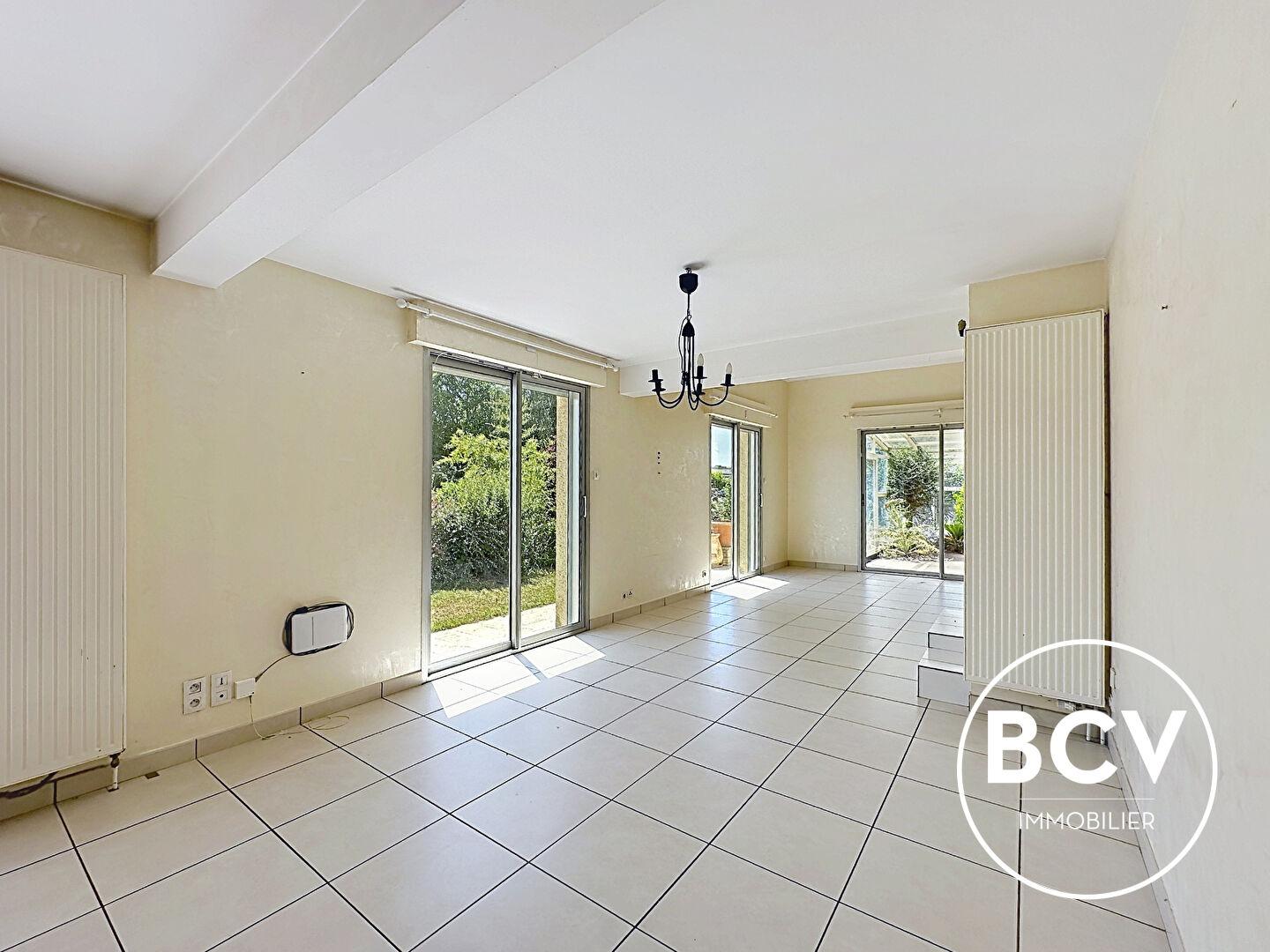 LEVES (28, maison de maçon T7  197M² sous-sol total , piscine et garage double