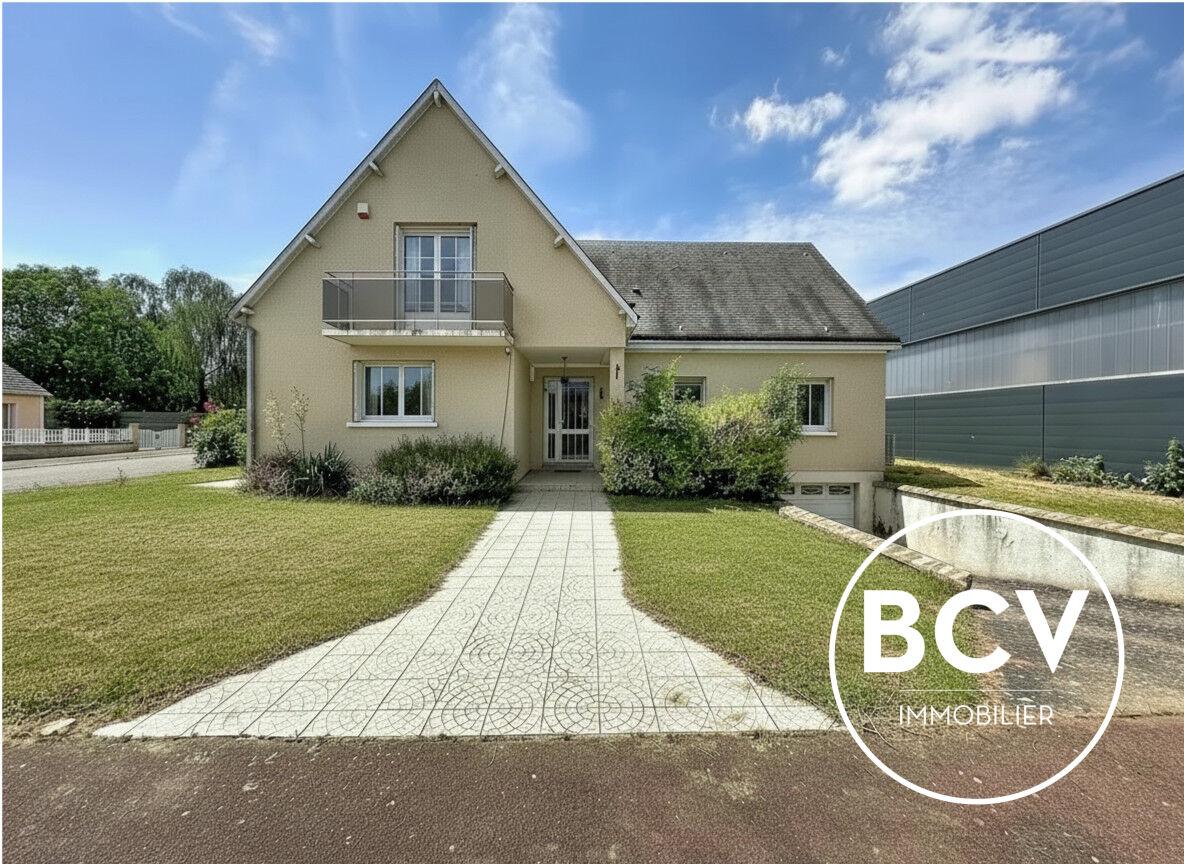 LEVES (28, maison de maçon T7  197M² sous-sol total , piscine et garage double