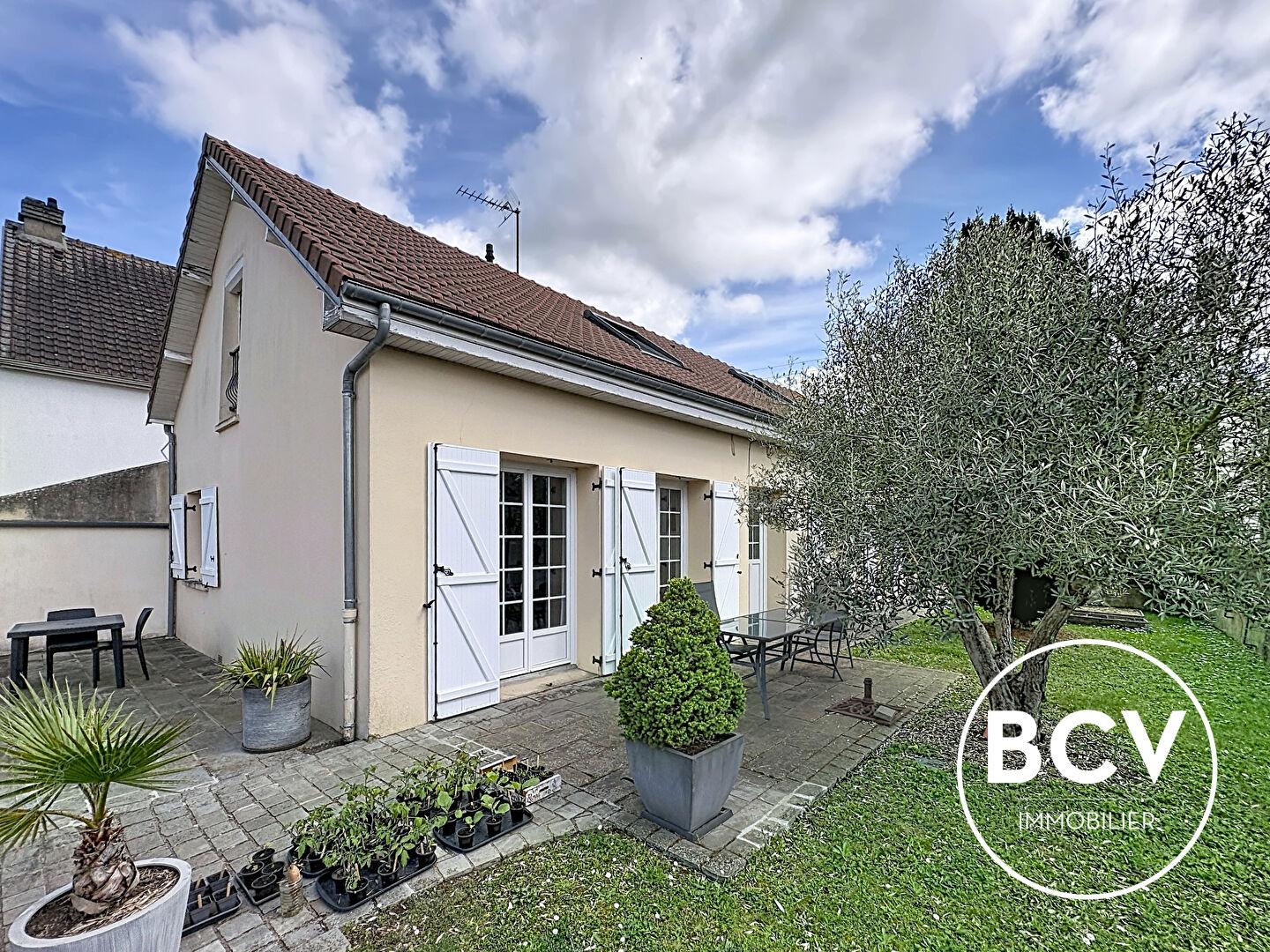 Maison Chartres proche gare 4 chambres avec double-garage