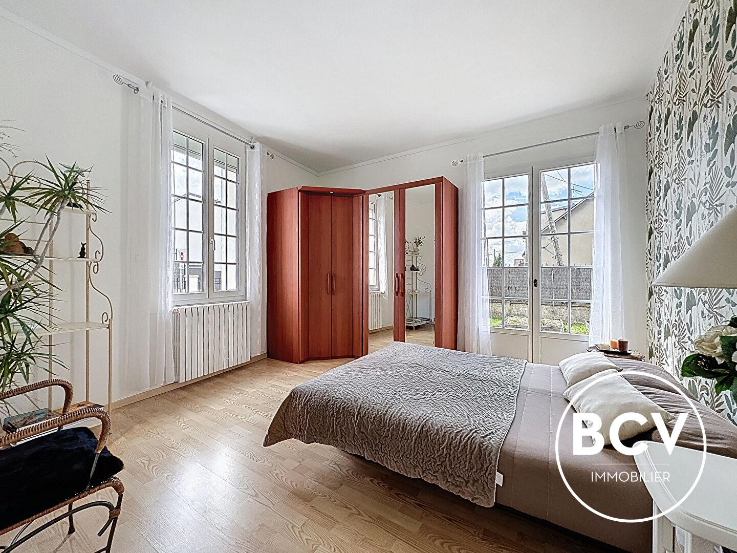 Maison Chartres proche gare 4 chambres avec double-garage