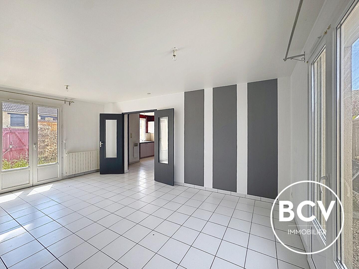 Berchères Les Pierres - maison 3 chambres avec petite cour