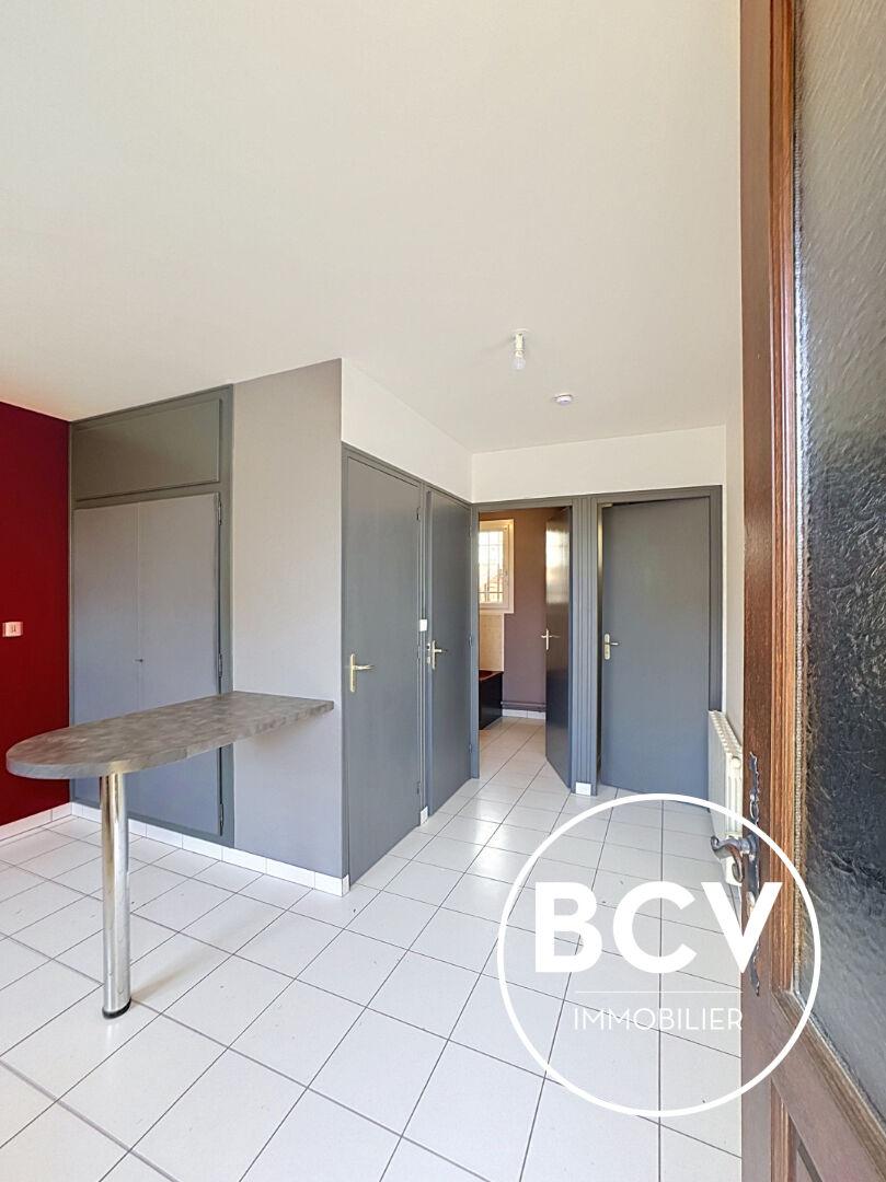 Berchères Les Pierres - maison 3 chambres avec petite cour