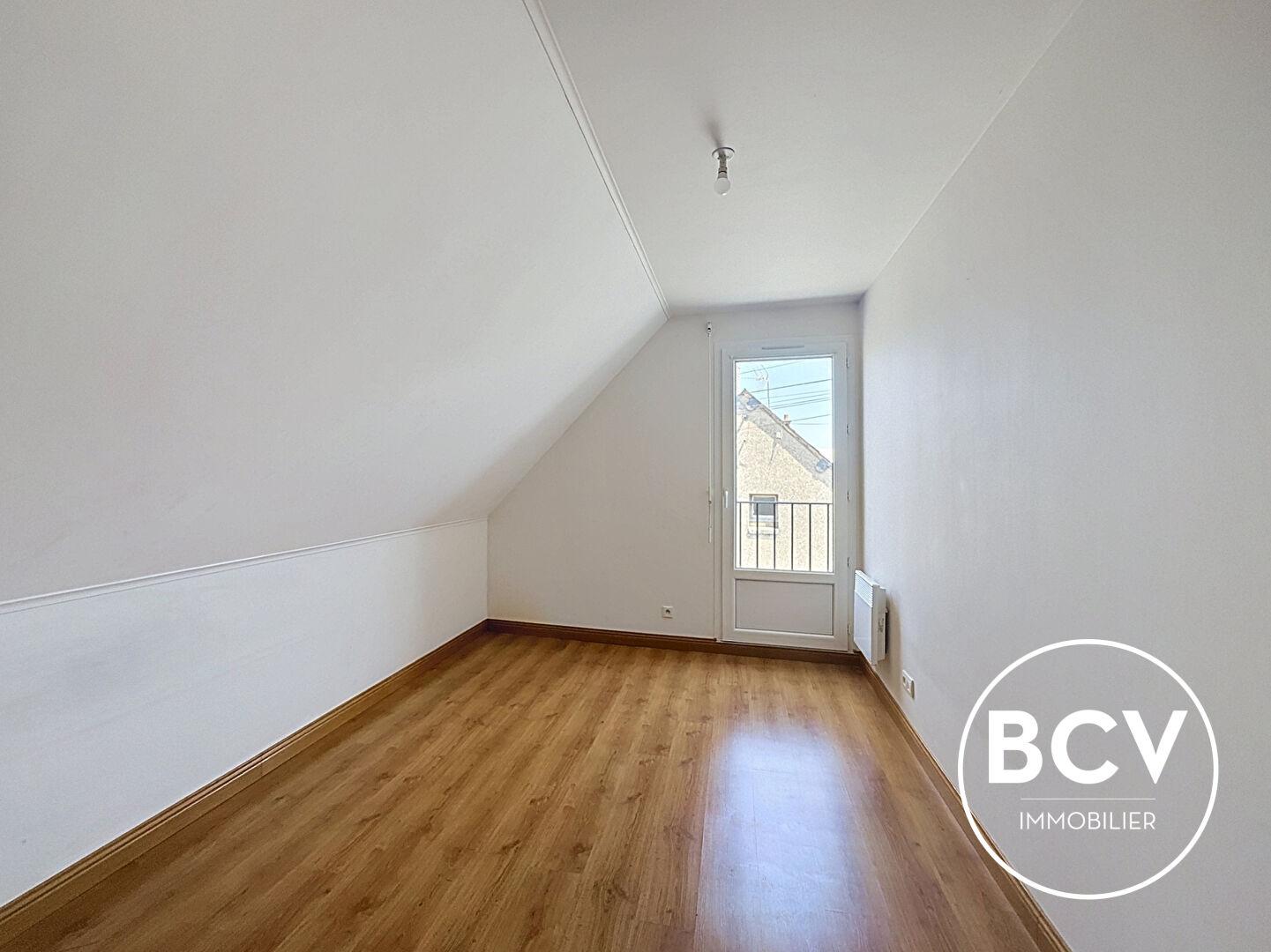 Berchères Les Pierres - maison 3 chambres avec petite cour