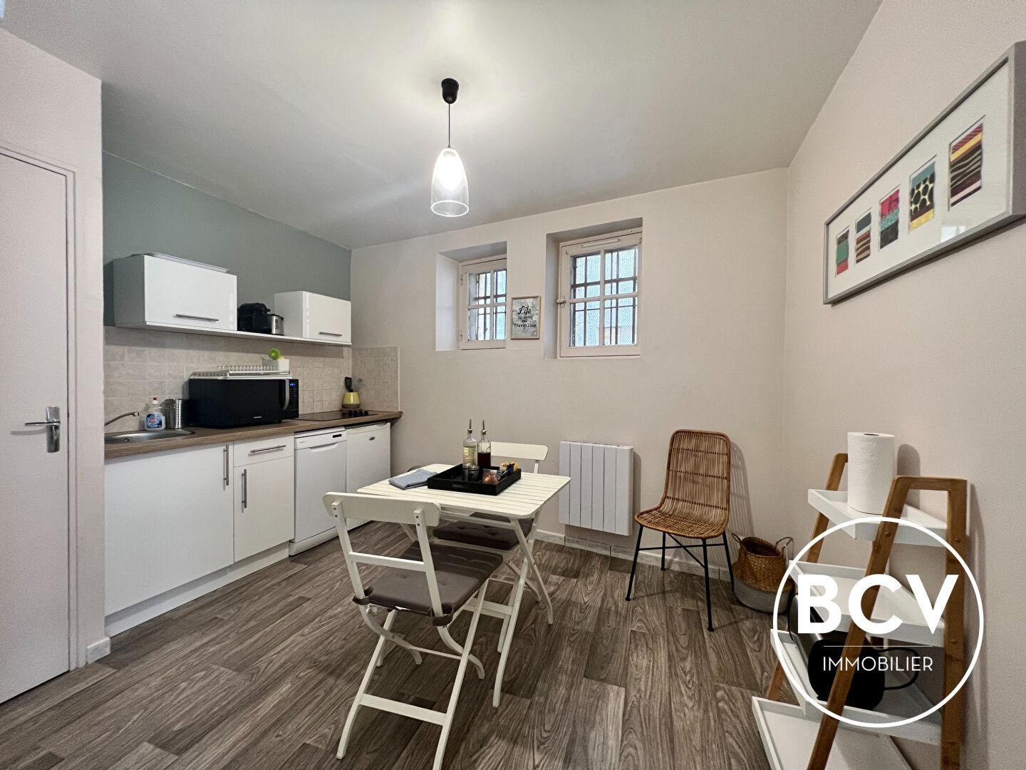 Immeuble 5 Appartements vendus loués et meublés 35700 HC/ an - Rentabilité nette 6.60%