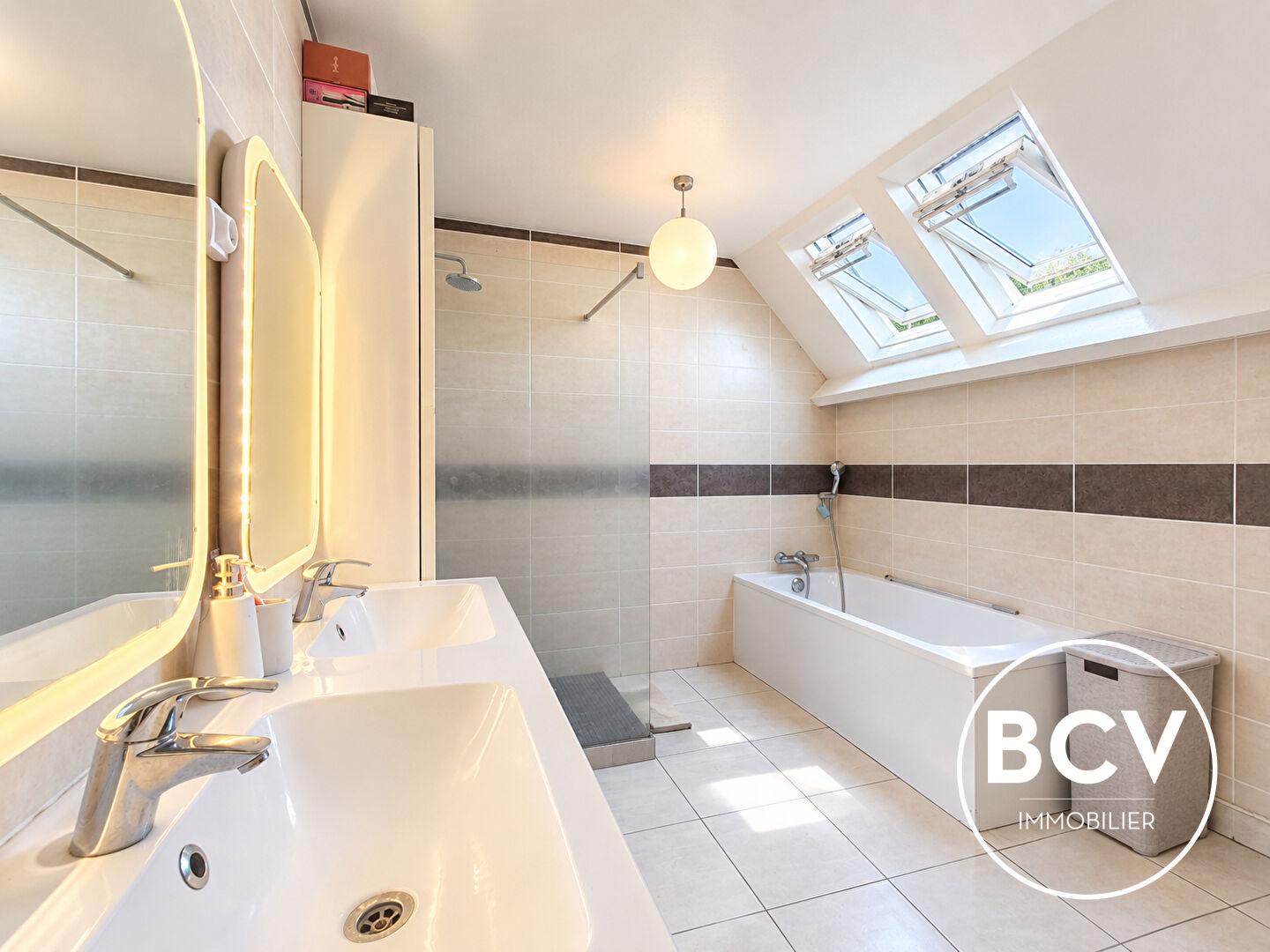 Maison Luisant 6 pièce(s) 136 m²