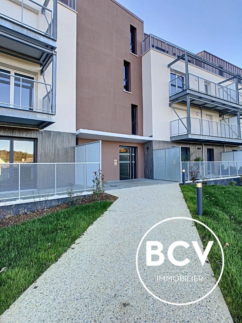 Lèves - Bel appartement 3 chambres avec balcon et parkings