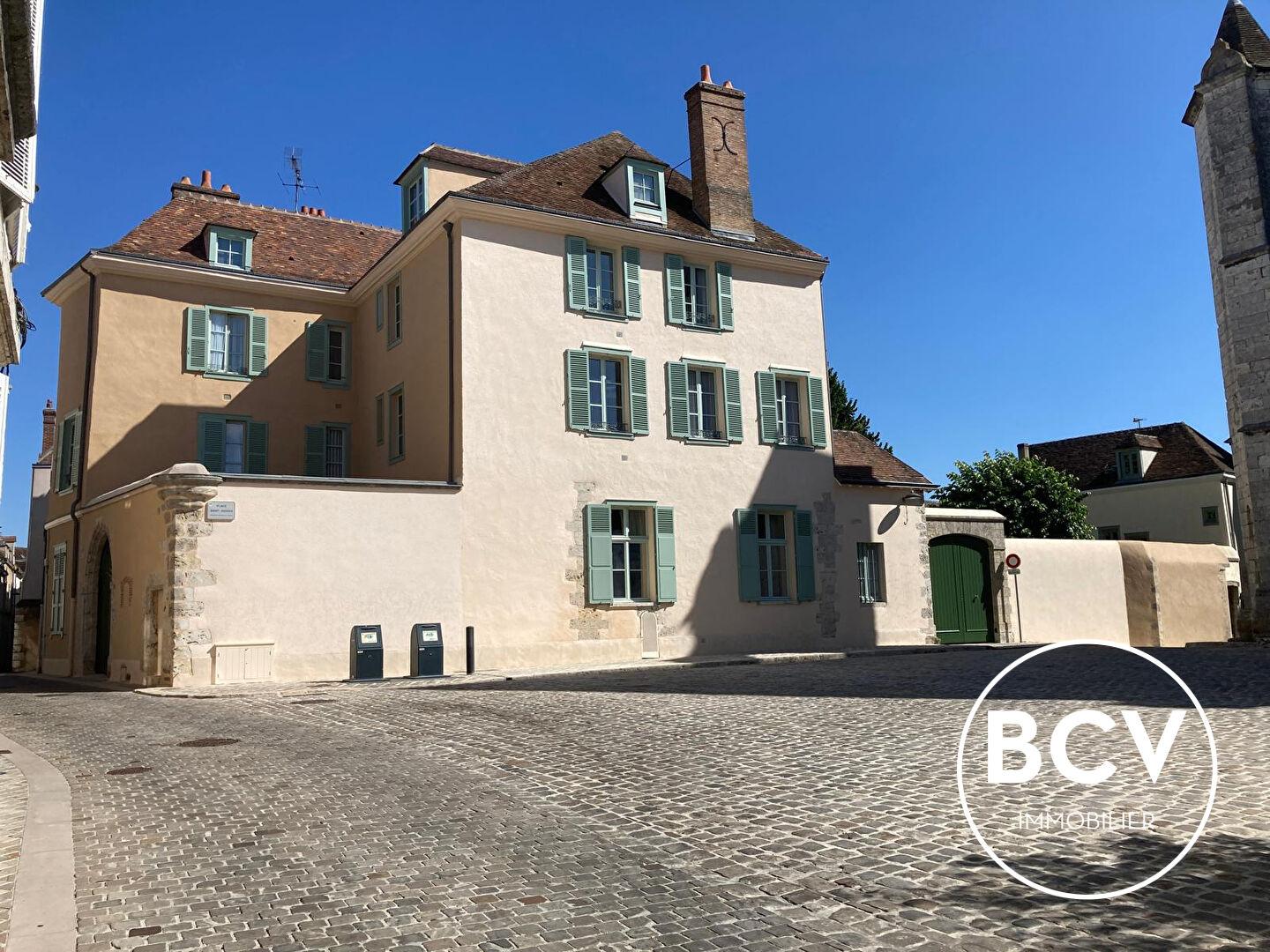 Appartement DUPLEX 28m² carrez - 48 m² au sol - Quartier Historique