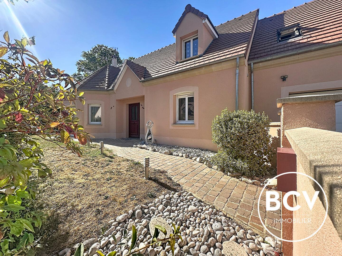 LEVES. Maison T7 de 209 m² (181 m² habitable) 5 chambres