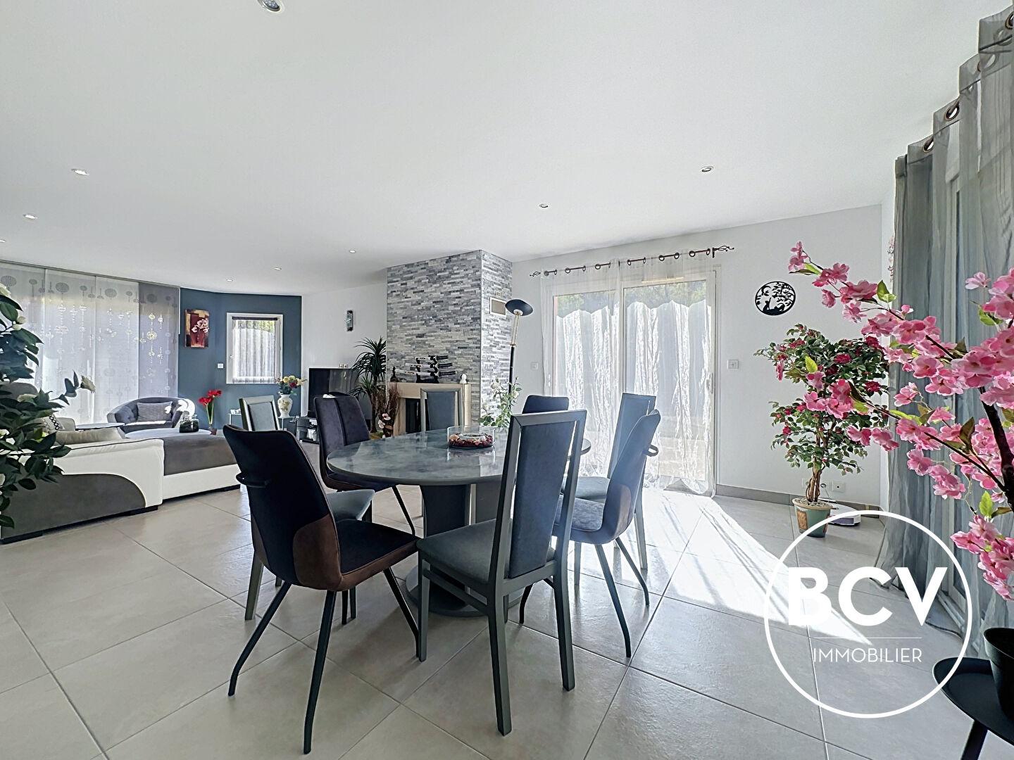 CHARTRES agglomération. Maison T7 de 209 m² (181 m² habitable) 5 chambres