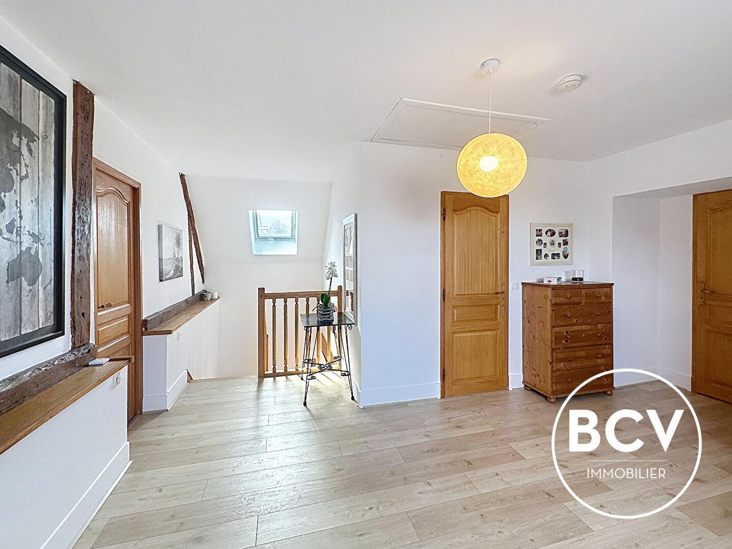 Maison T6 de 222 m² avec séjour double et grange sur terrain de 1989 m²