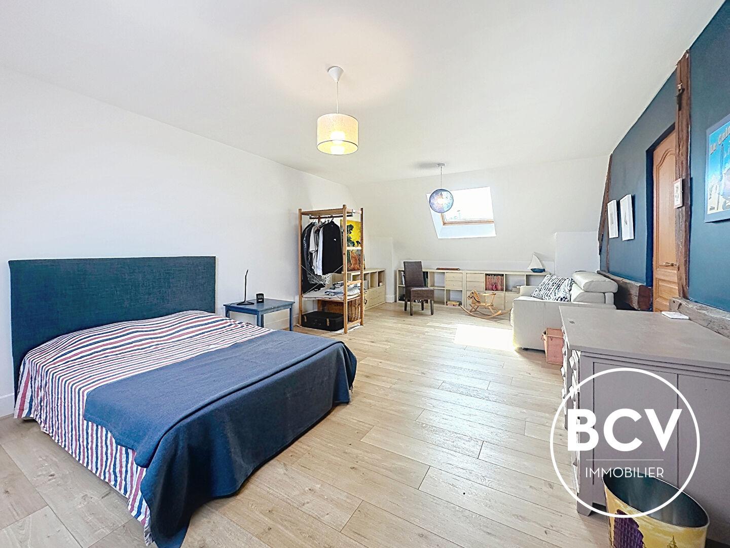 Maison T6 de 222 m² avec séjour double et grange sur terrain de 1989 m²