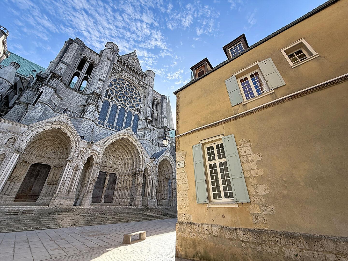 CHARTRES Cathédrale - bel appartement de 2 pièces - dernier étage