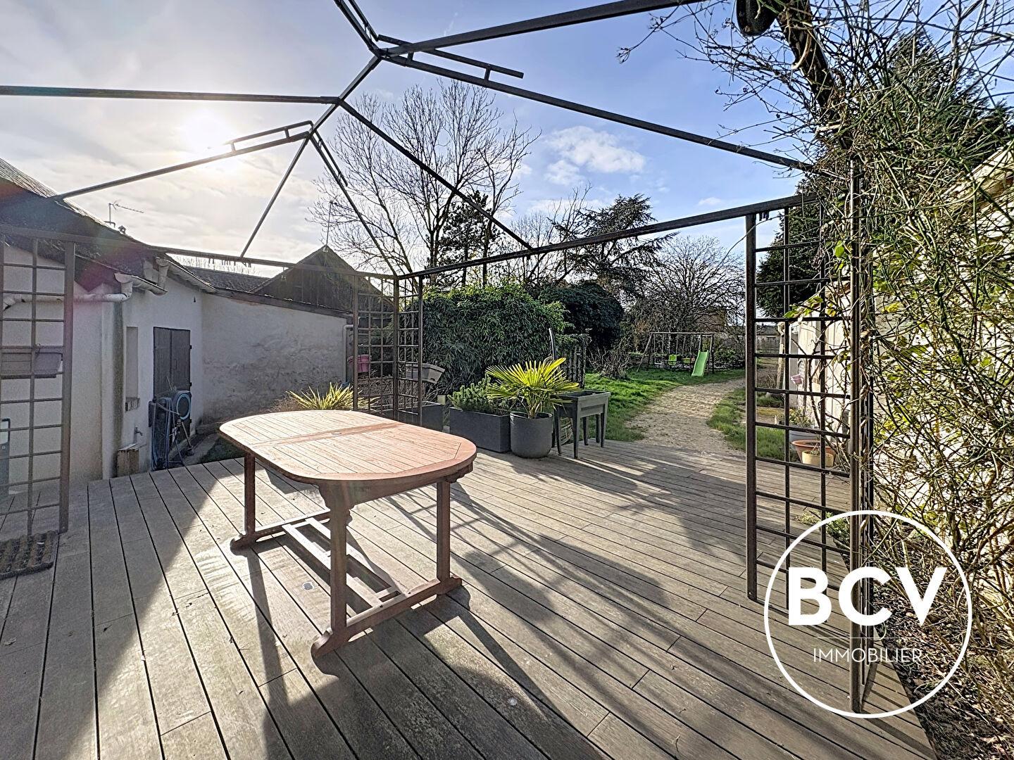 Maison 8 pièces de 251 m² sur un terrain de 1 460 m²
