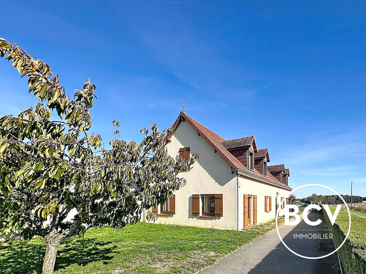 Maison T8 de 279 m² avec garage triple sur terrain de 1653m²
