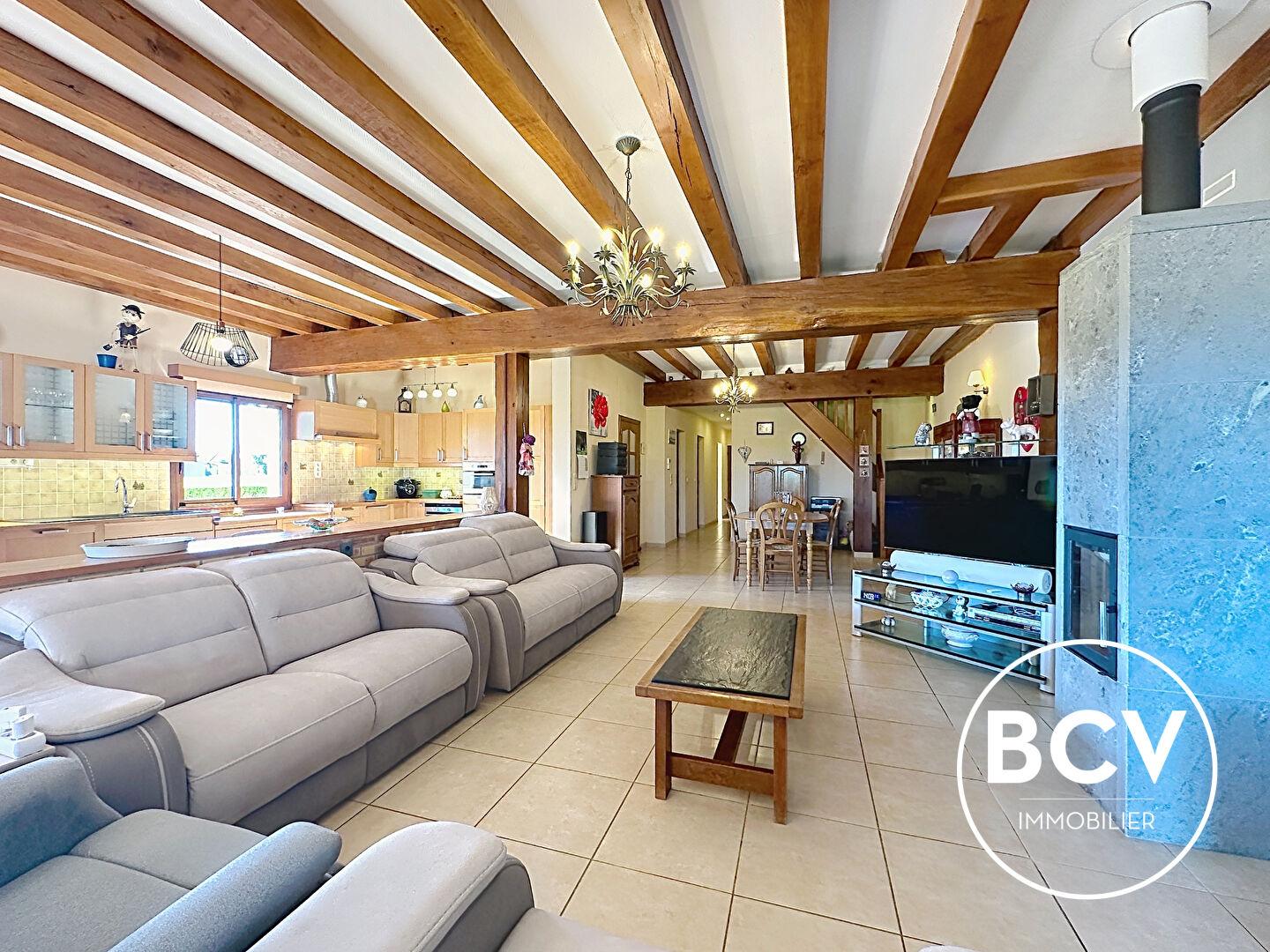 Maison T8 de 279 m² avec garage triple sur terrain de 1653m²