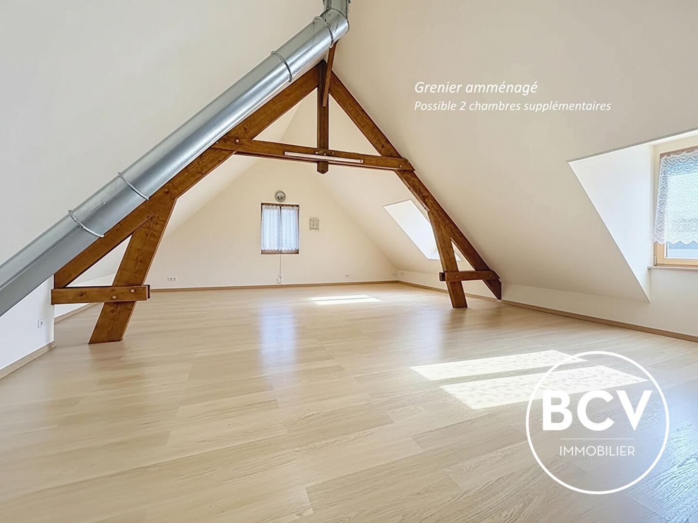 Maison T8 de 279 m² avec garage triple sur terrain de 1653m²